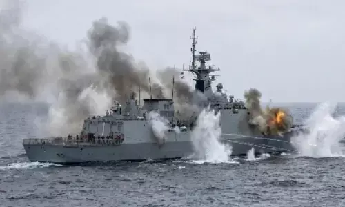 ईरान के वॉरशिप IRIS डेना पर हुए हमले को लेकर नया दावा, जहाज पर मौजूद नाविक के पिता ने चेतावनी का किया खुलासा