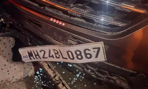 तेज रफ्तार कार ने बाइक को मारी जोरदार टक्कर, दो युवकों की मौके पर मौत