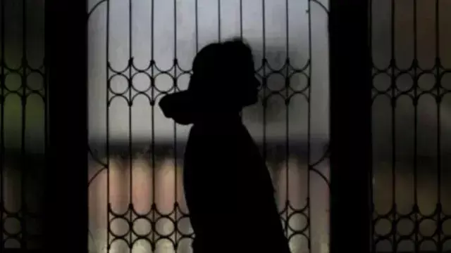 पति के ट्रांसजेंडर के साथ थे संबंध, घर छोड़ मायके चली आई महिला एजेंटों के चंगुल में फंसी, एक महीने में करा दी तीन बार शादी, चौथी के लिए बनाया दबाव तो पीड़त ने गटका जहर