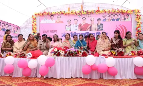 कार्यक्रम में महिलाओं का किया गया सम्मान, महिला को मजबूर नहीं बल्कि मजबूत बनना है: श्रीमती मीना राजे