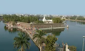 सोलापुर जिले स्थित श्री सिद्धेश्वर भगवान के पुराने मंदिर के विकास कार्यों के लिए एएसआई के पास कोई प्रस्ताव लंबित नहीं - शेखावत सोलापुर जिले स्थित श्री सिद्धेश्वर भगवान के पुराने मंदिर के विकास कार्यों के लिए एएसआई के पास कोई प्रस्ताव लंबित नहीं - शेखावत