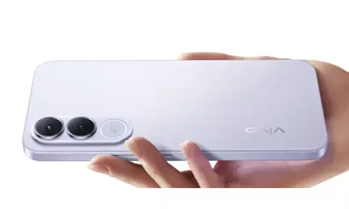Vivo V70 FE स्मार्टफोन 7,000mAh बैटरी और 200-मेगापिक्सल कैमरे के साथ लॉन्च, जानिए कीमत, स्पेसिफिकेशन्स