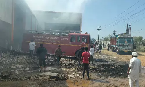 अंजनगांव सुर्जी में अग्निकांड, कपास और सरकी का भंडार हुआ जलकर राख