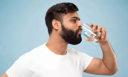 आपको भी लग रही है बार-बार प्यास? तो इस तरह के खानों को करें अवॉइड