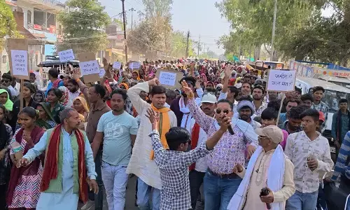 केन-बेतवा लिंक परियोजना से क्षुब्ध आदिवासी किसानों ने किया आंदोलन