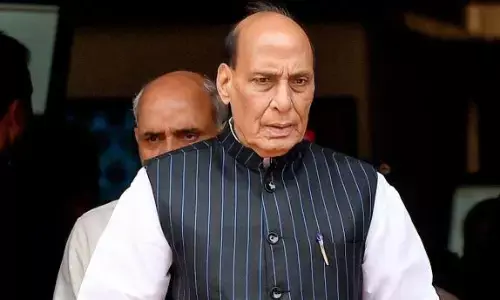 राजनाथ बोले कुछ लोग बुलडोजर का एक ही पक्ष देख रहे, यह तोड़ने के साथ-साथ विकास की जमीन करता है तैयार