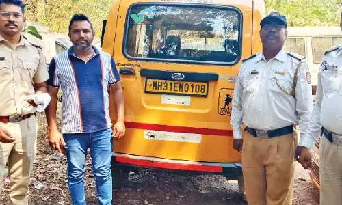 सड़क सुरक्षा अभियान , 21 स्कूली वाहनों पर ठोंका चालान, चार जब्त