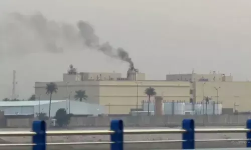 ईरान ने इराक में स्थित अमेरिकी दूतावास परिसर पर दागी मिसाइल! आसमान में उठा काले धुंए का गुबार