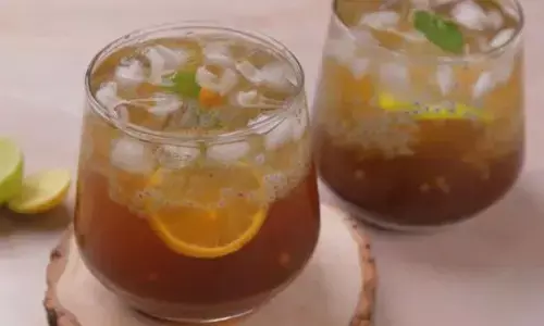 ईद में घर पर आए मेहमानों का पेट करना है तरोताजा, तो बनाएं ये खास तरह का गुड़ का शरबत, सभी का मन हो जाएगा खुश ईद में घर पर आए मेहमानों का पेट करना है तरोताजा, तो बनाएं ये खास तरह का गुड़ का शरबत, सभी का मन हो जाएगा खुश