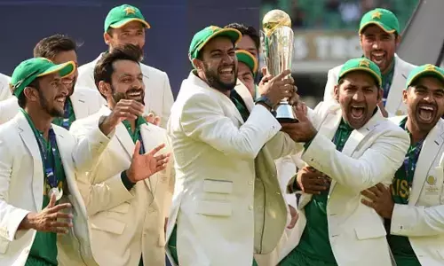 पाकिस्तान के इस धांसू बल्लेबाज ने इंटरनेशनल क्रिकेट को कहा अलविदा, अपनी कप्तानी में पाकिस्तान को जिताई थी चैंपियंस ट्रॉफी
