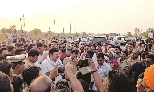 मालेगांव में भीषण हादसा - ऑटो चालक मृत, ट्रक ड्राइवर गिरफ्तार, ट्रक चालक गिरफ्तार मालेगांव में भीषण हादसा - ऑटो चालक मृत, ट्रक ड्राइवर गिरफ्तार, ट्रक चालक गिरफ्तार