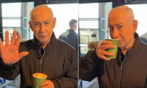 हम अभी जिंदा हैं... मौत की अफवाहों के बीच नेतन्याहू आए सामने, वीडियो में कॉफी पीते आए नजर हम अभी जिंदा हैं... मौत की अफवाहों के बीच नेतन्याहू आए सामने, वीडियो में कॉफी पीते आए नजर