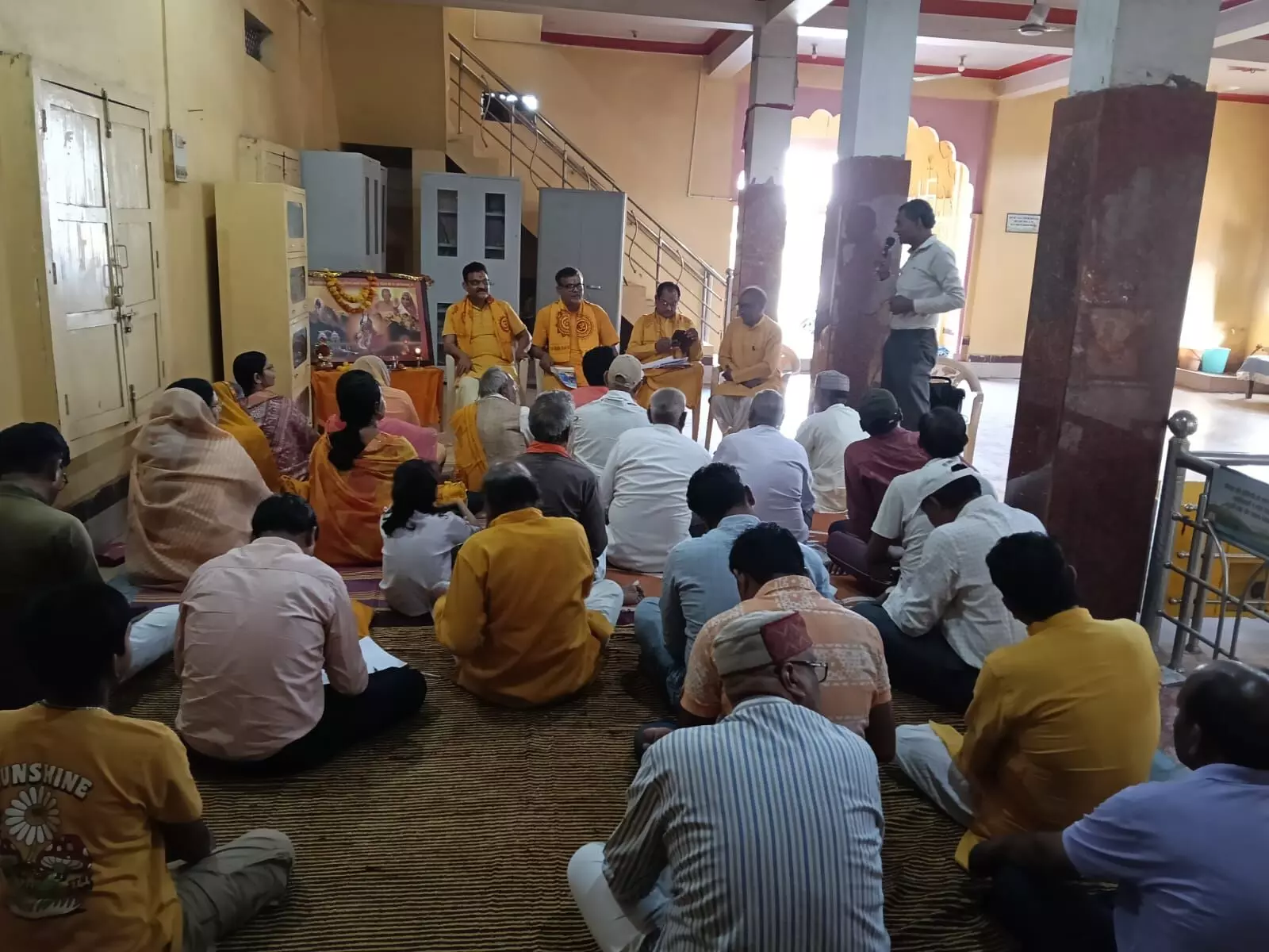 गायत्री परिवार की समवन्यक समिति की बैठक सम्पन्न गायत्री परिवार की समवन्यक समिति की बैठक सम्पन्न