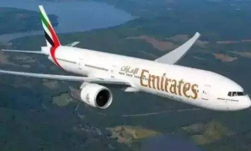 ड्रोन हमले के बाद दुबई इंटरनेशनल एयरपोर्ट ने उड़ान सेवाएं निलंबित की, एमिरेट्स की एक फ्लाइट आज तिरुवनंतपुरम एयरपोर्ट पर लौटी ड्रोन हमले के बाद दुबई इंटरनेशनल एयरपोर्ट ने उड़ान सेवाएं निलंबित की, एमिरेट्स की एक फ्लाइट आज तिरुवनंतपुरम एयरपोर्ट पर लौटी