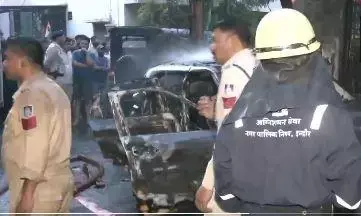 इंदौर के ब्रजेश्वरी एनेक्स में लगी भीषण आग, 7 लोगों की मौत, बचाव कार्य जारी