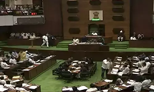 अजित पवार हवाई दुर्घटना को लेकर सदन में चर्चा न होने से राकांपा विधायक नाराज