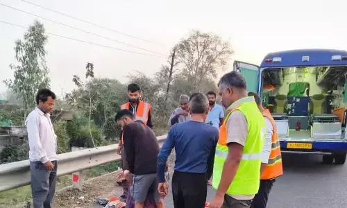 तेज रफ्तार वाहन की ठोकर से बाइक सवार फैक्ट्री कर्मी की मौत