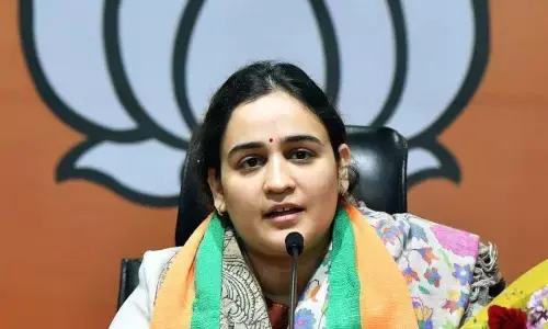 बड़ा इमामबाड़ा विवाद पर बोलीं भाजपा नेत्री अपर्णा यादव, मीडिया इन्फ्लुएंसरों को जबरन हिजाब पहनाने वालों पर होगी कार्रवाई