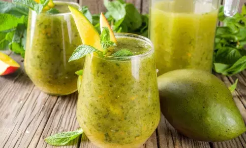 गर्मी के मौसम में पेट को करें तरोताजा, घर पर बनाएं स्वादिष्ट आम पना, यहां देखें खास रेसिपी