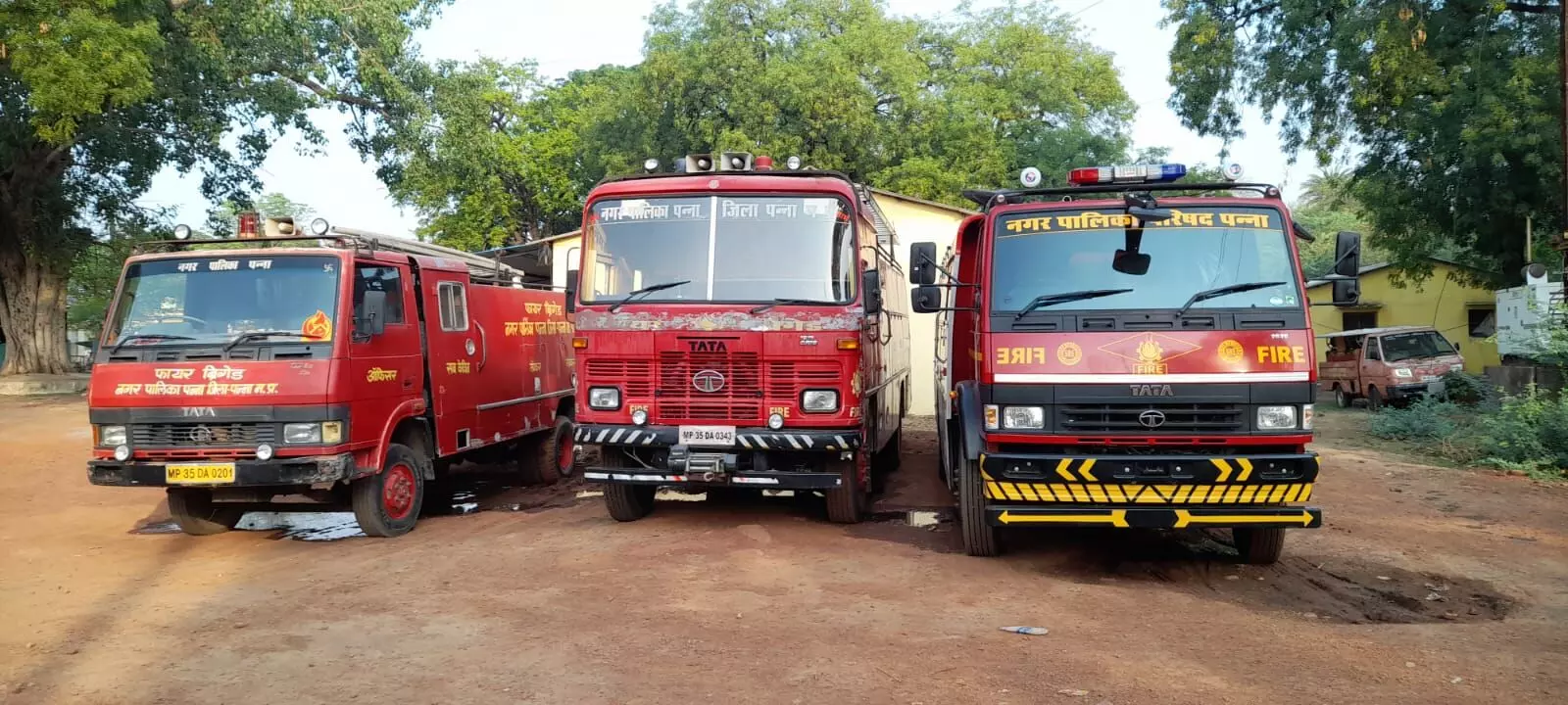 दम तोड़ती दमकल व्यवस्था, एक लाख की आबादी और बढ़ते क्षेत्रफल के बीच महज तीन गाडिय़ां चालू दम तोड़ती दमकल व्यवस्था, एक लाख की आबादी और बढ़ते क्षेत्रफल के बीच महज तीन गाडिय़ां चालू