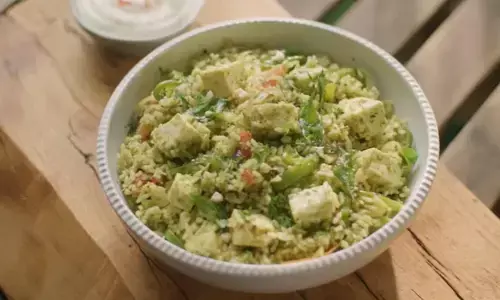 एक जैसा पनीर चावल खाकर हो गए हैं बोर, तो इस खास ठेचा पनीर राइस की रेसिपी को करें ट्राई, टेस्ट में लग जाएंगे चार चांद