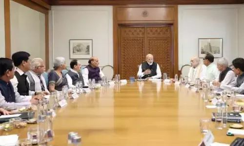 मध्य-पूर्व में जारी युद्ध के बीच PM मोदी ने बुलाई CCS की बैठक, LPG-डीजल-पेट्रोल की स्थिति पर हुई चर्चा