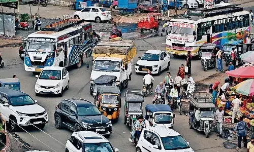 अब दीनदयाल चौक से माढ़ोताल तक सड़क पर यात्री नहीं बैठा सकेंगी बसें, यातायात होगा सुगम