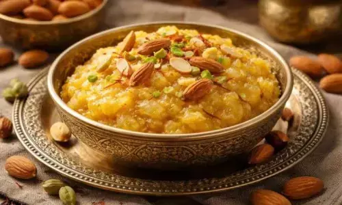 नवरात्रि में मां दुर्गा को लगाएं बादाम के हलवे का भोग, झटपट बन कर हो जाएगा तैयार