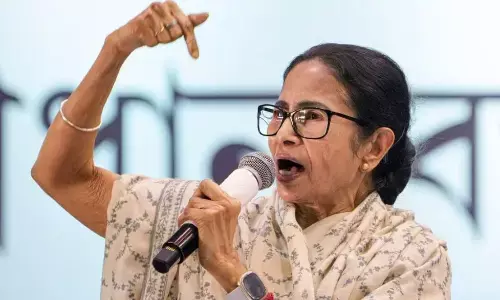 बंगाल चुनाव से पहले सीएम ममता बनर्जी का बड़ा फैसला, 23 पदों से दिया इस्तीफा