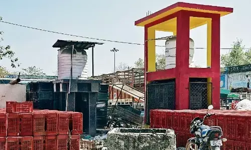 55 एकड़ की मंडी में सिर्फ दो टाॅयलेट, पीने का पानी तो हाथ धोने लायक नहीं