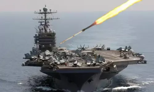ईरान ने अमेरिका वॉरशिप अब्राहम लिंकन पर मिसाइल अटैक करने का किया दावा, कहा - इलाका छोड़कर भागा दुश्मन