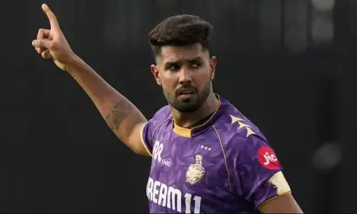 चोटिल हर्षित राणा की इस तेज गेंदबाज की होगी KKR में एंट्री, 152 की स्पीड से करता है गेंदबाजी