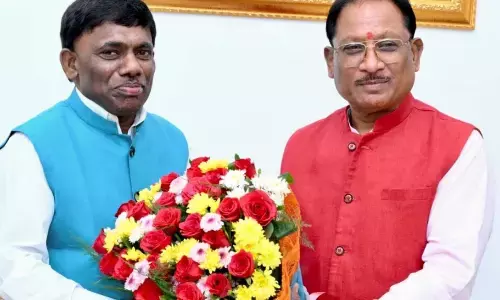 मुख्यमंत्री विष्णु देव साय से गोवा के खेल एवं जनजातीय कल्याण मंत्री रमेश तावड़कर की सौजन्य भेंट