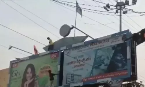 पं. बंगाल के मुर्शिदाबाद में रामनवमी पर भड़की हिंसा, जुलूस के दौरान हुई पत्थरबाजी, धारा 144 लागू