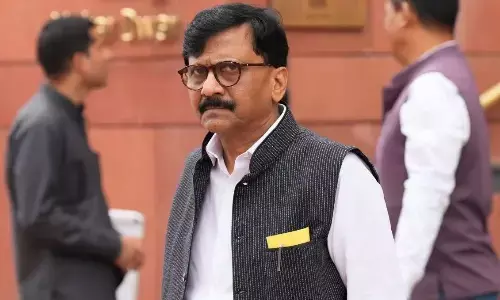बंगाल सीएम के लॉकडाउन वाले बयान पर शिवसेना नेता की आई प्रतिक्रिया, पेट्रोल पंपों पर लगती लाइनों को देखकर अंदाजा सही बंगाल सीएम के लॉकडाउन वाले बयान पर शिवसेना नेता की आई प्रतिक्रिया, पेट्रोल पंपों पर लगती लाइनों को देखकर अंदाजा सही