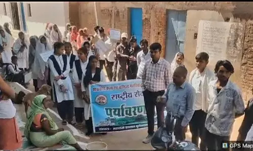 एनएसएस के छात्रों ने ग्राम धर्मपुरा में हनुमान मंदिर में आयोजित किया स्वच्छता कार्यक्रम