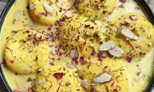 कैसे बनाएं बाजार जैसी सॉफ्ट-सॉफ्ट रसमलाई? यहां देखें सिंपल रेसिपी