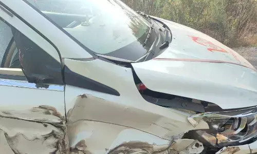 अमानगंज-सिमरिया रोड में कार व ट्रक की भिड़ंत, चालक घायल अमानगंज-सिमरिया रोड में कार व ट्रक की भिड़ंत, चालक घायल