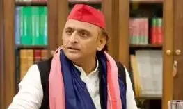 डॉलर के मुकाबले रुपये में आई गिरावट, अखिलेश यादव ने केंद्र सरकार पर साधा निशाना डॉलर के मुकाबले रुपये में आई गिरावट, अखिलेश यादव ने केंद्र सरकार पर साधा निशाना