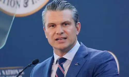 अगर संवाद से हल नहीं निकला तो बम... अमेरिकी रक्षा मंत्री ने एक बार फिर ईरान को दी धमकी