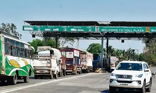 हाईवे की यात्रा आज से होगी थोड़ी और महंगी, टोल पर पेमेंट पूरी तरह डिजिटल