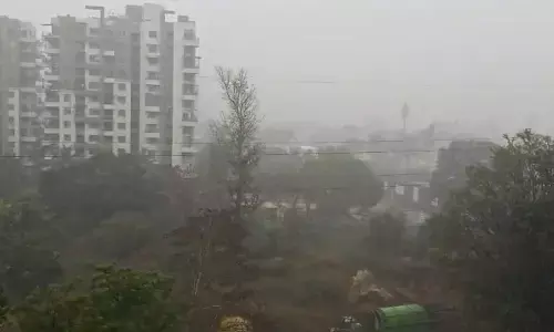 तेज बारिश और आंधी से जनजीवन प्रभावित, कई इलाकों में जलभराव