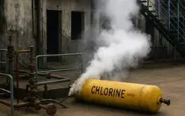 वाटर फिल्टर प्लांट में गैस लीक से मचा हड़कंप, 49 बीमार, ऑक्सीजन सपोर्ट पर कई लोग, आंखों में जलन-सांस लेने में तक्लीफ वाटर फिल्टर प्लांट में गैस लीक से मचा हड़कंप, 49 बीमार, ऑक्सीजन सपोर्ट पर कई लोग, आंखों में जलन-सांस लेने में तक्लीफ