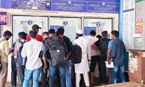 गर्मी की छुटि्टयों से रेलवे टिकट के लिए अभी से मारामारी