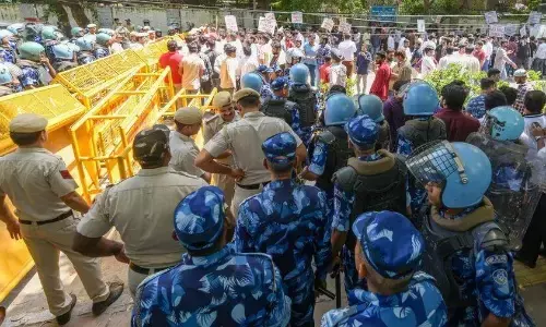 एक बार फिर विवादों में आई राजस्थान यूनिवर्सिटी, जमकर हुआ विरोध और बवाल, NSUI के 50 छात्र हिरासत में