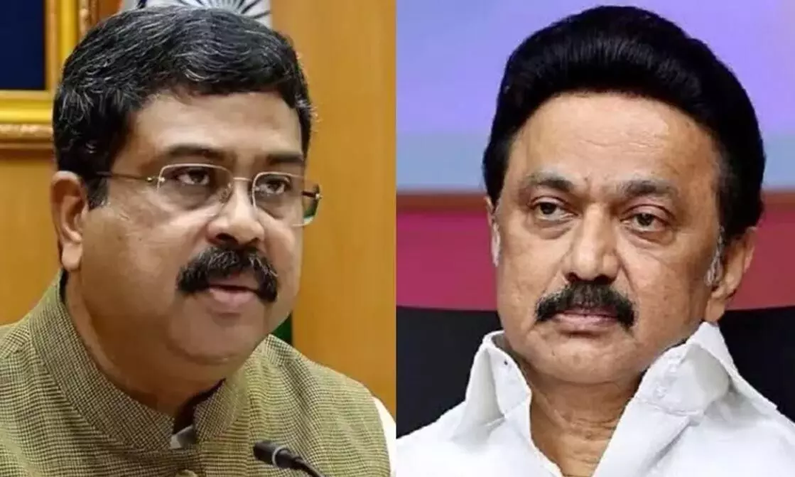 तमिलनाडु विधानसभा चुनाव के बीच हिंदी भाषा पर गरमाई सियासत, CM स्टालिन के आरोपों पर केंद्रीय मंत्री का स्पष्टीकरण तमिलनाडु विधानसभा चुनाव के बीच हिंदी भाषा पर गरमाई सियासत, CM स्टालिन के आरोपों पर केंद्रीय मंत्री का स्पष्टीकरण