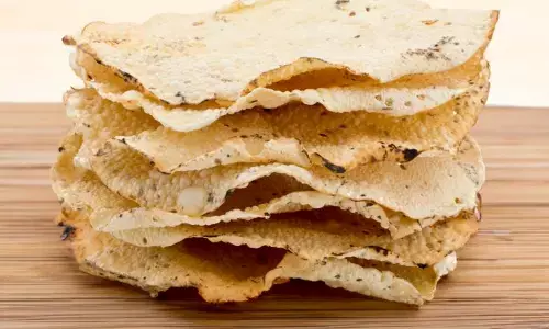 नाश्ते में बनाना चाहते हैं कुछ चटपटा तो, झटपट तैयार करें राजस्थान का फेमस खिचिया, सबको आएगा पसंद नाश्ते में बनाना चाहते हैं कुछ चटपटा तो, झटपट तैयार करें राजस्थान का फेमस खिचिया, सबको आएगा पसंद