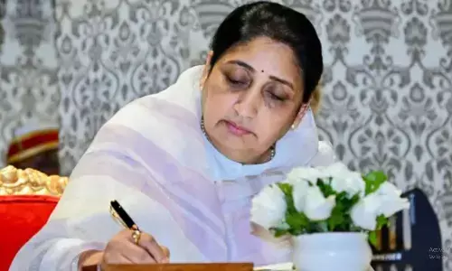 NCP में दरार की अटकलें तेज, पार्टी प्रमुख सुनेत्रा पवार ने निर्वाचन आयोग को लिखा था लेटर, बिना पदनाम के इन दो नेताओं के नाम किए शामिल