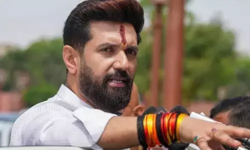 चिराग पासवान अपनाएंगे NDA से अलग रास्ता! सभी विधानसभा सीटों पर लोजपा (आर) के अकेले चुनाव लड़ने का किया ऐलान चिराग पासवान अपनाएंगे NDA से अलग रास्ता! सभी विधानसभा सीटों पर लोजपा (आर) के अकेले चुनाव लड़ने का किया ऐलान