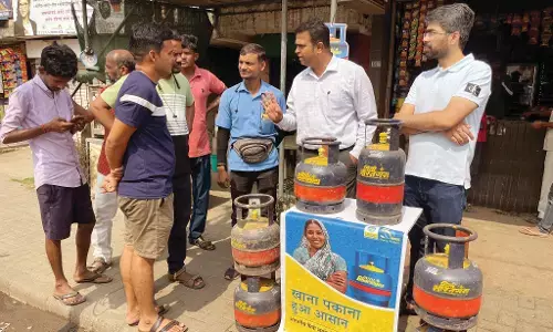 इस छोटू ने दी बड़ी राहत, मजदूरों के पलायन का डर थमा, ऑयल कंपनियों ने 649 रुपए में शुरू की विशेष सिलेंडर योजना